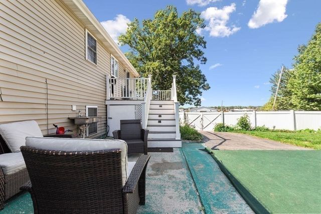39 Frost Ave, Brockton, MA 02301