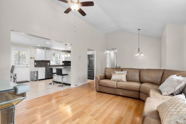 39 Frost Ave, Brockton, MA 02301