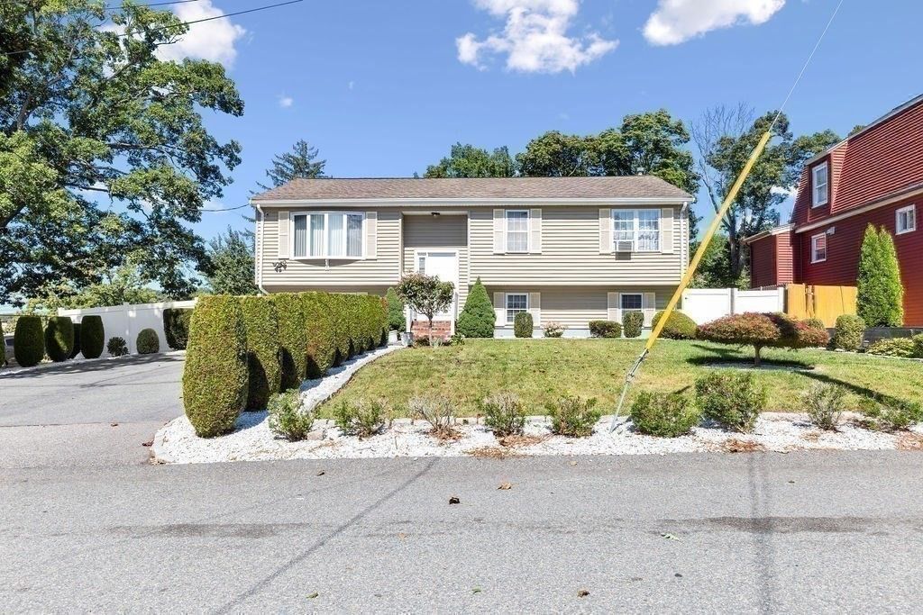 39 Frost Ave, Brockton, MA 02301