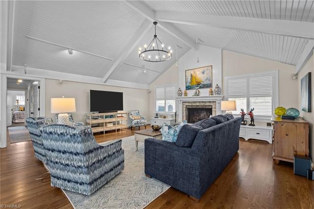 515 OAK POINTE Drive, Semora, NC 27343