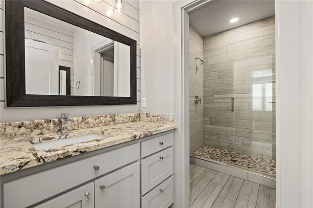 420 SW C Street, Bentonville, AR 72712