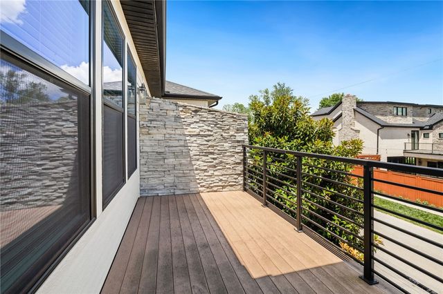 420 SW C Street, Bentonville, AR 72712