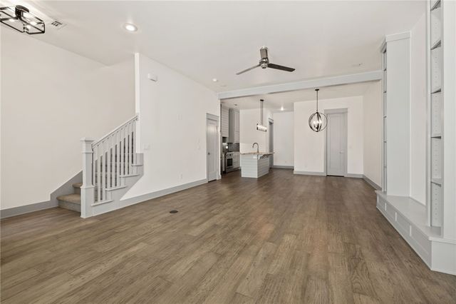 420 SW C Street, Bentonville, AR 72712