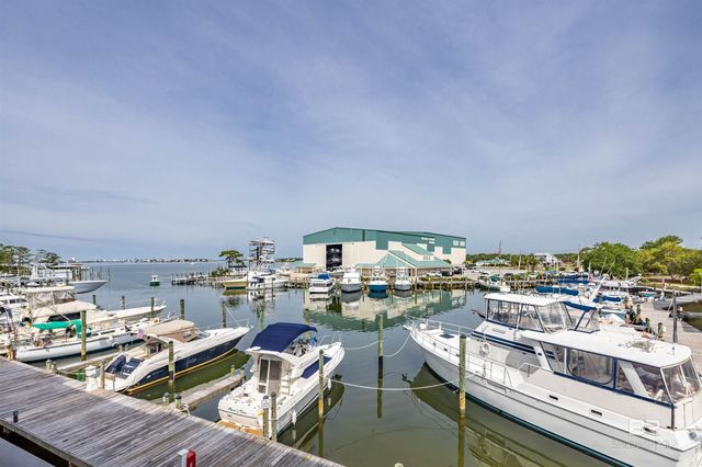 14100 River Road 228B, Pensacola, FL 32507