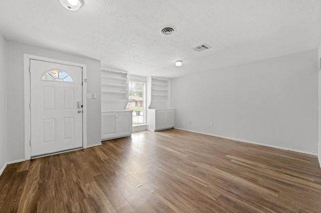 408 Grantham Road, Baytown, TX 77521