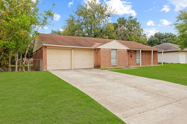 408 Grantham Road, Baytown, TX 77521