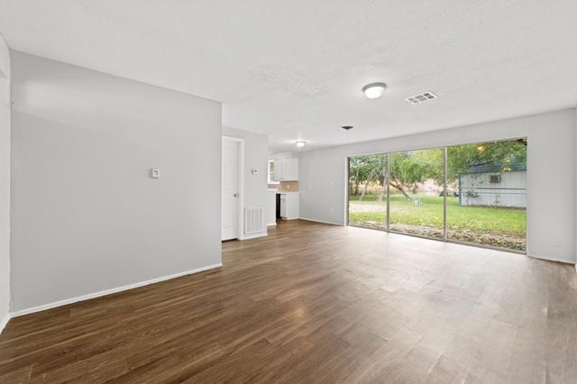 408 Grantham Road, Baytown, TX 77521