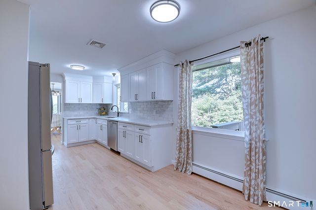 11 Mara Trail, South Windsor, CT 06074