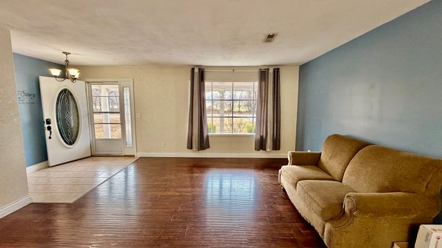 16846 E Payton Road, Opdyke, IL 62872