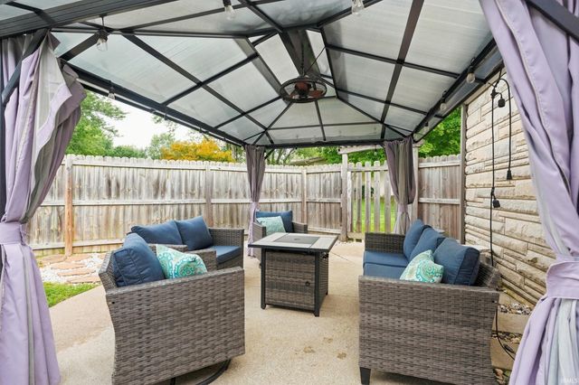 6226 E Hills Road, Fort Wayne, IN 46804