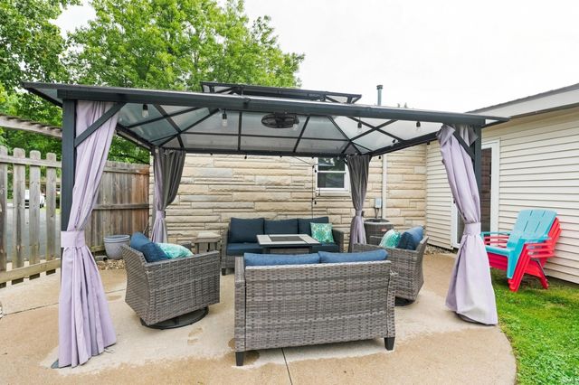 6226 E Hills Road, Fort Wayne, IN 46804