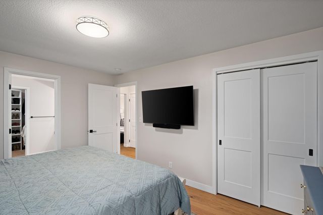 4721 Valley View Road, Edina, MN 55424