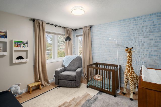 4721 Valley View Road, Edina, MN 55424