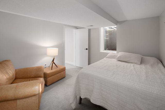 4721 Valley View Road, Edina, MN 55424