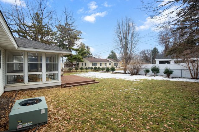 4721 Valley View Road, Edina, MN 55424