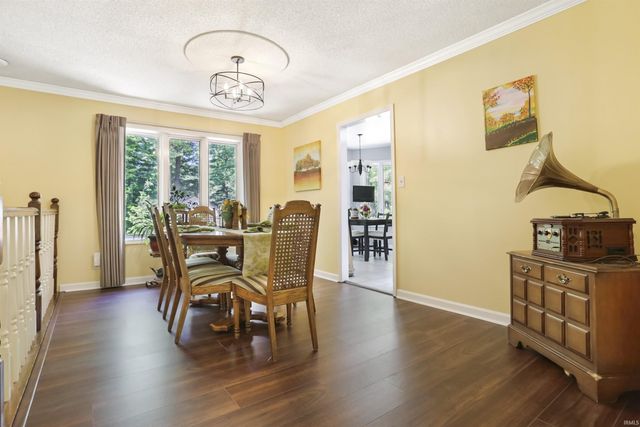 11200 Ridge Knoll Drive, Evansville, IN 47710