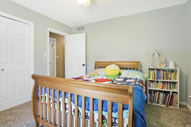 11200 Ridge Knoll Drive, Evansville, IN 47710