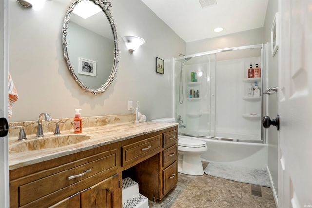 11200 Ridge Knoll Drive, Evansville, IN 47710