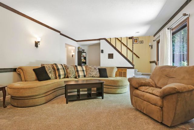 11200 Ridge Knoll Drive, Evansville, IN 47710