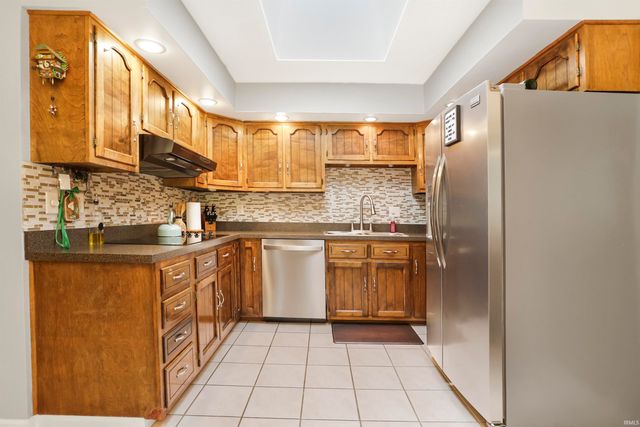 11200 Ridge Knoll Drive, Evansville, IN 47710