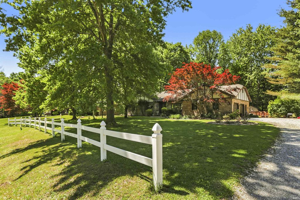 11200 Ridge Knoll Drive, Evansville, IN 47710