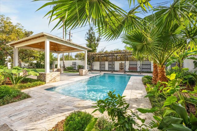 607 Harvard Street, Houston, TX 77007