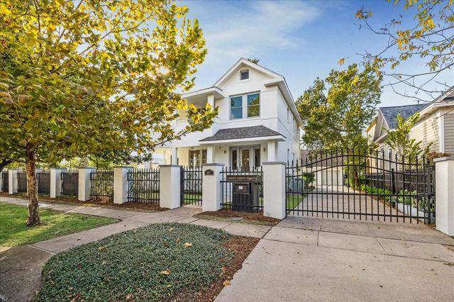 607 Harvard Street, Houston, TX 77007