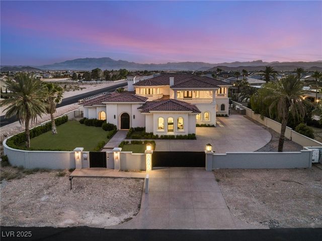 8895 South Tenaya Way, Las Vegas, NV 89113