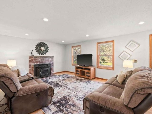 25 Fletcher Drive, Pelham, NH 03076