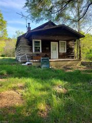 732 FRIENDLY Road, Eden, NC 27288