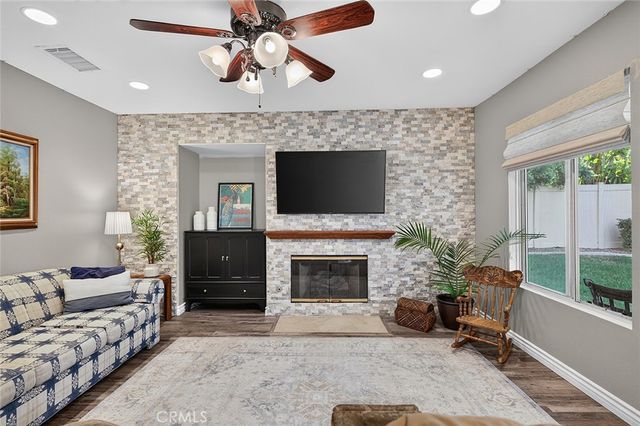 1040 Trailview Lane, Corona, CA 92881