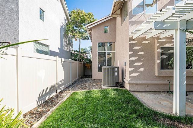 1040 Trailview Lane, Corona, CA 92881