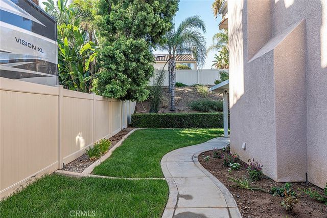 1040 Trailview Lane, Corona, CA 92881