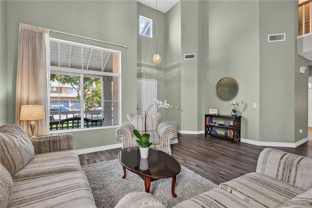 1040 Trailview Lane, Corona, CA 92881