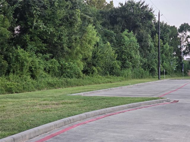 1717 S Victory Drive, Houston, TX 77088