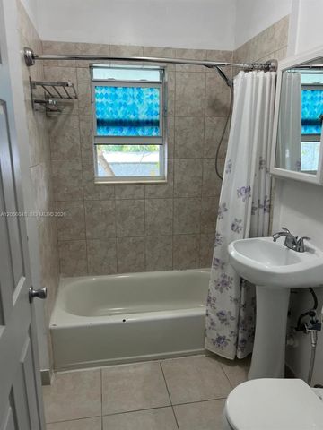 1322 SW 7th St 6, Miami, FL 33135