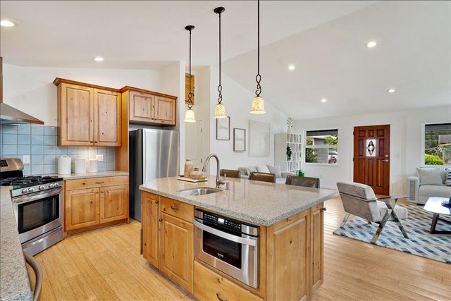 735 Eaton Street, Santa Cruz, CA 95062