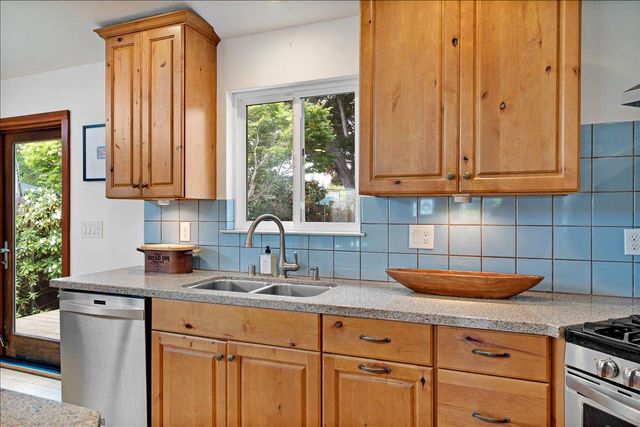 735 Eaton Street, Santa Cruz, CA 95062