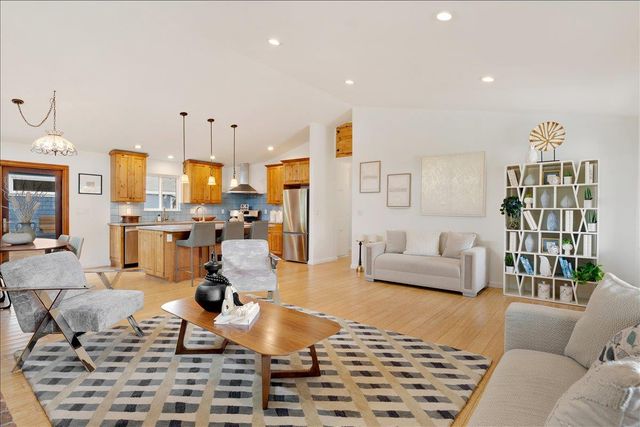 735 Eaton Street, Santa Cruz, CA 95062