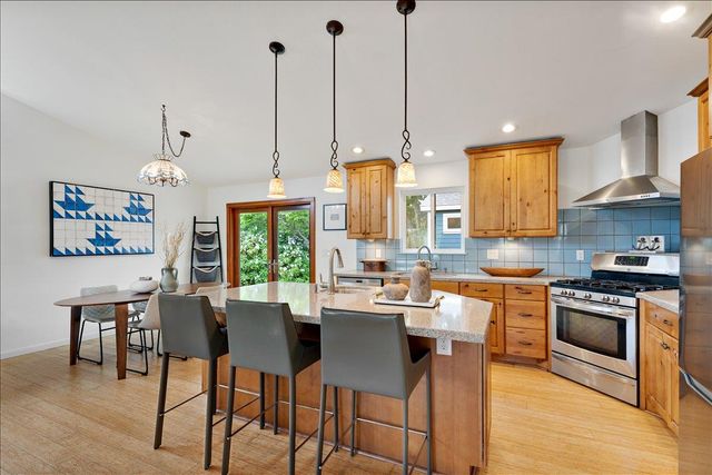 735 Eaton Street, Santa Cruz, CA 95062