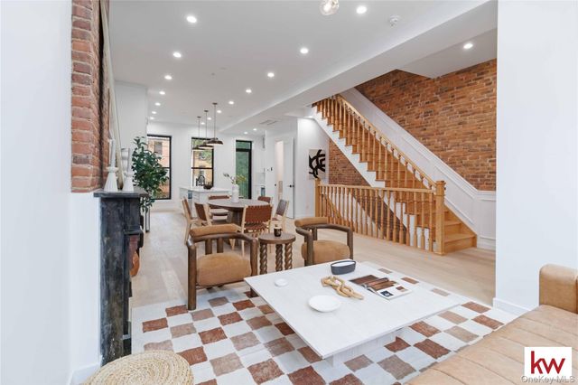 725 Quincy Street, Brooklyn, NY 11221