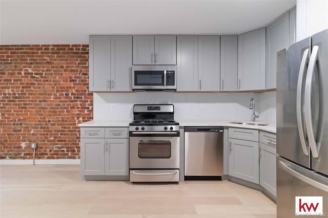 725 Quincy Street, Brooklyn, NY 11221