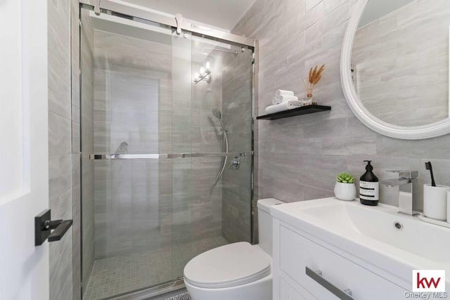 725 Quincy Street, Brooklyn, NY 11221