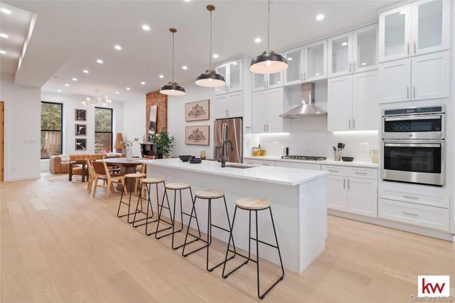 725 Quincy Street, Brooklyn, NY 11221