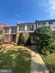 5034 NASH ST NE, Washington, DC 20019