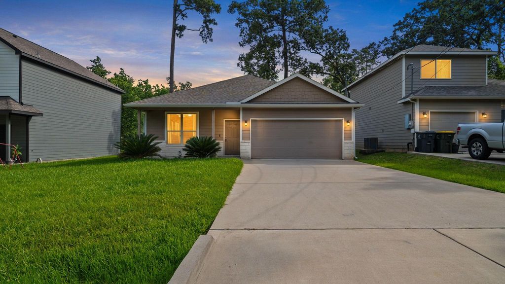 709 Little River Drive, Montgomery, TX 77316