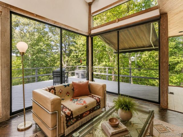 8 Cliff Court, Carmel, NY 10512