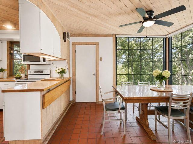 8 Cliff Court, Carmel, NY 10512