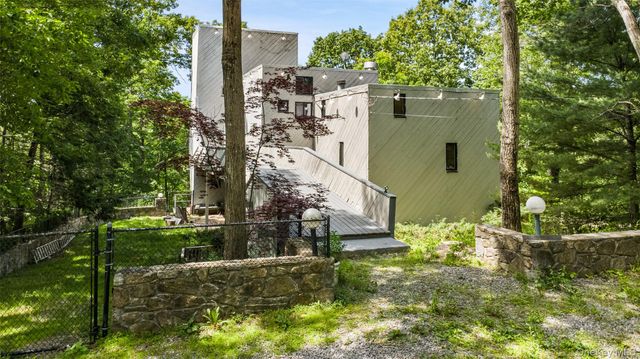8 Cliff Court, Carmel, NY 10512