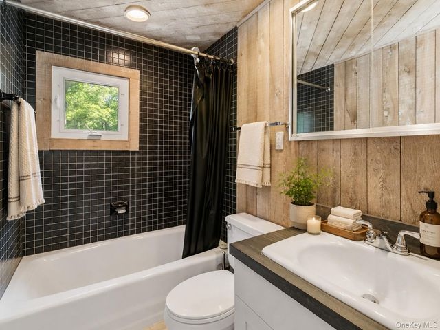 8 Cliff Court, Carmel, NY 10512